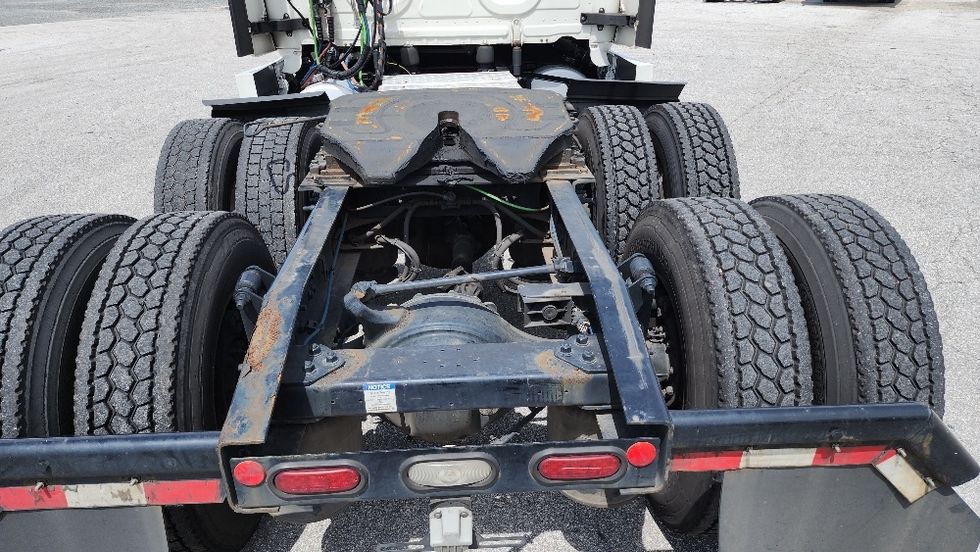 Sleeper Tractor-Heavy Duty Tractors-Freightliner-2020-T12664ST-Ocala-FL-629,801\n\t\tmiles-$ 53,250 - Image 6