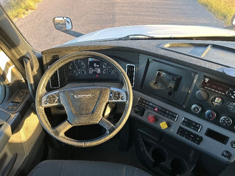 Sleeper Tractor-Heavy Duty Tractors-Freightliner-2020-T12664ST-Odessa-TX-178,326\n\t\tmiles-$ 88,500 - Image 11