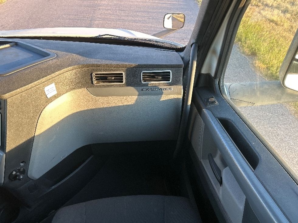 Sleeper Tractor-Heavy Duty Tractors-Freightliner-2020-T12664ST-Odessa-TX-178,326\n\t\tmiles-$ 88,500 - Image 14