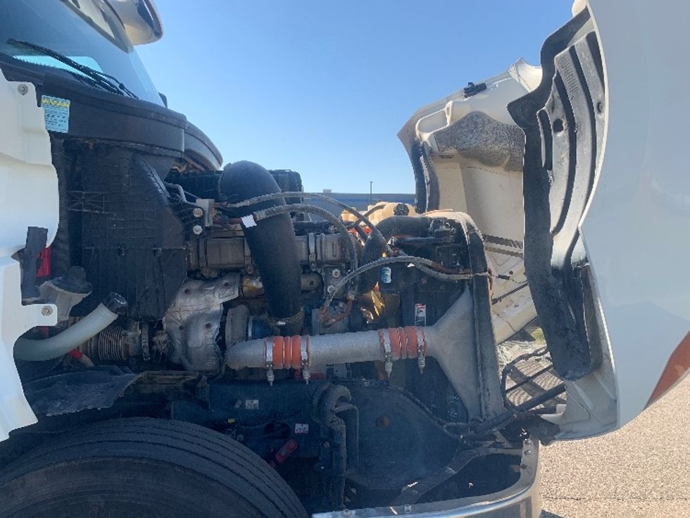 Sleeper Tractor-Heavy Duty Tractors-Freightliner-2020-T12664ST-Odessa-TX-198,289\n\t\tmiles-$ 86,250 - Image 18