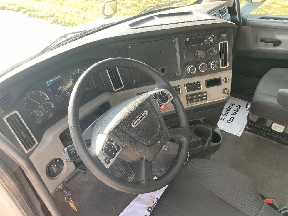 Sleeper Tractor-Heavy Duty Tractors-Freightliner-2020-T12664ST-Odessa-TX-205,956\n\t\tmiles-$ 86,750 - Image 10