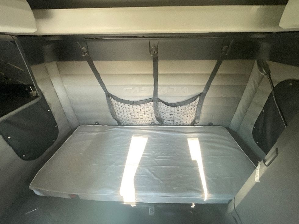 Sleeper Tractor-Heavy Duty Tractors-Freightliner-2020-T12664ST-Odessa-TX-205,956\n\t\tmiles-$ 86,750 - Image 17