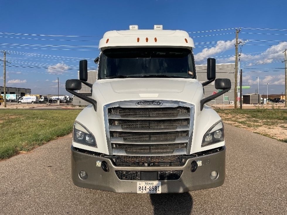 Sleeper Tractor-Heavy Duty Tractors-Freightliner-2020-T12664ST-Odessa-TX-205,956\n\t\tmiles-$ 86,750 - Image 2