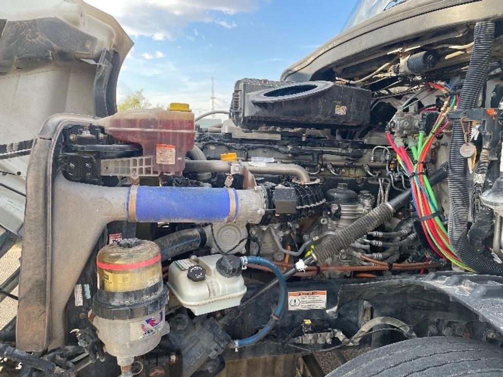 Sleeper Tractor-Heavy Duty Tractors-Freightliner-2020-T12664ST-Odessa-TX-205,956\n\t\tmiles-$ 86,750 - Image 21