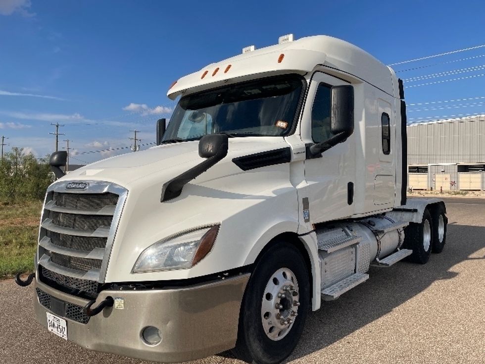 Sleeper Tractor-Heavy Duty Tractors-Freightliner-2020-T12664ST-Odessa-TX-205,956\n\t\tmiles-$ 86,750 - Image 3