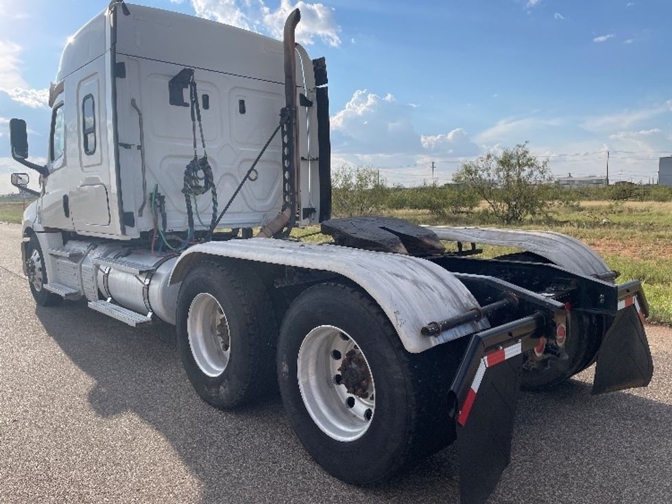 Sleeper Tractor-Heavy Duty Tractors-Freightliner-2020-T12664ST-Odessa-TX-205,956\n\t\tmiles-$ 86,750 - Image 5