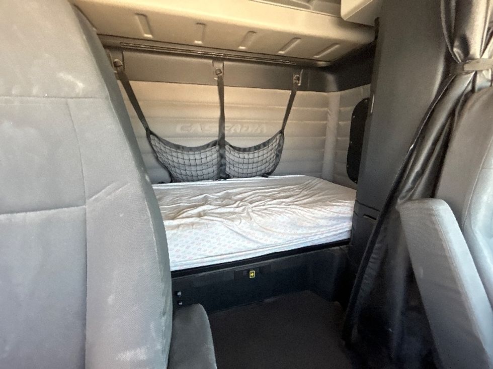 Sleeper Tractor-Heavy Duty Tractors-Freightliner-2020-T12664ST-Odessa-TX-208,341\n\t\tmiles-$ 86,750 - Image 16