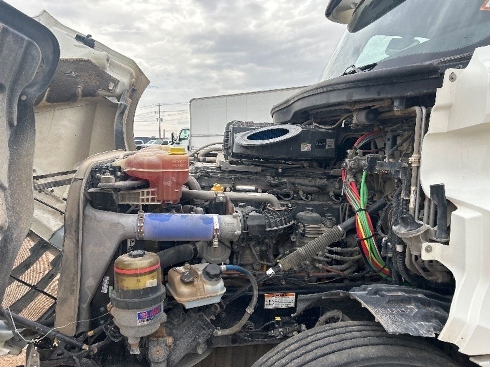 Sleeper Tractor-Heavy Duty Tractors-Freightliner-2020-T12664ST-Odessa-TX-208,341\n\t\tmiles-$ 86,750 - Image 21