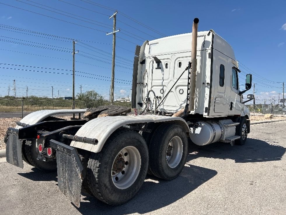 Sleeper Tractor-Heavy Duty Tractors-Freightliner-2020-T12664ST-Odessa-TX-208,341\n\t\tmiles-$ 86,750 - Image 7