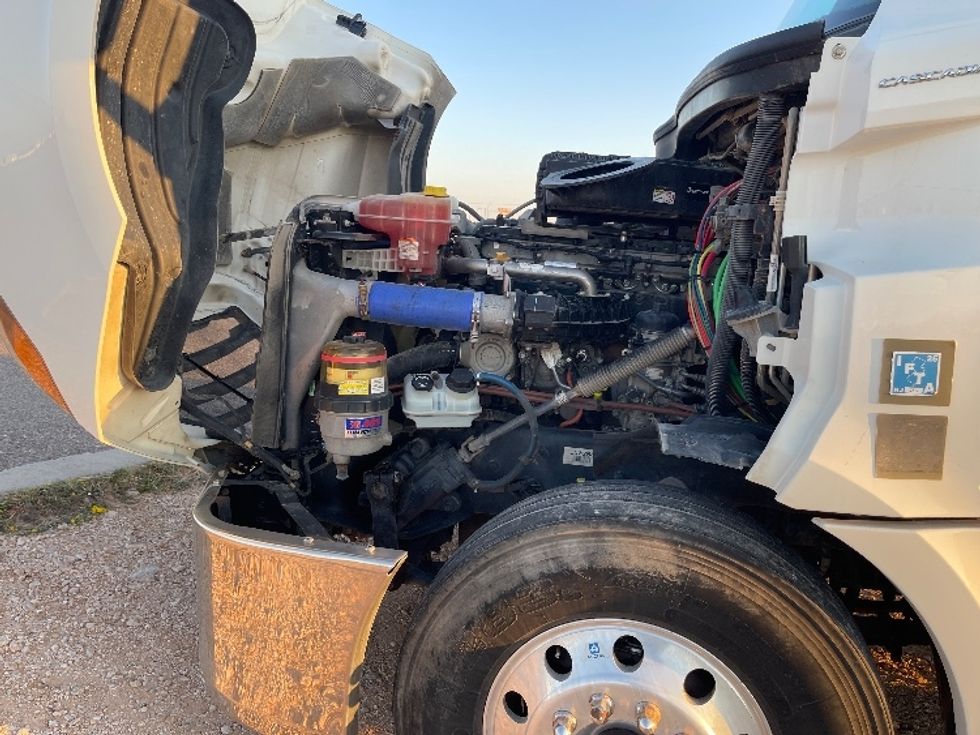 Sleeper Tractor-Heavy Duty Tractors-Freightliner-2020-T12664ST-Odessa-TX-211,243\n\t\tmiles-$ 86,500 - Image 21