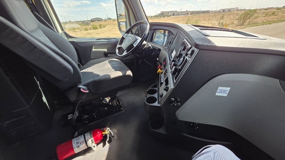 Sleeper Tractor-Heavy Duty Tractors-Freightliner-2020-T12664ST-Odessa-TX-223,465\n\t\tmiles-$ 85,750 - Image 15