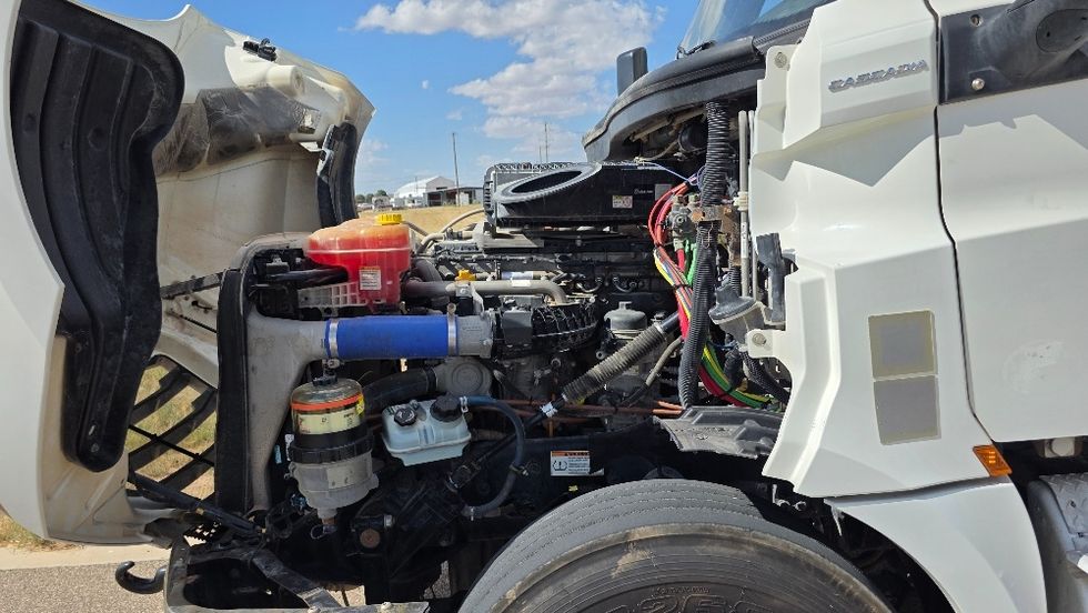 Sleeper Tractor-Heavy Duty Tractors-Freightliner-2020-T12664ST-Odessa-TX-223,465\n\t\tmiles-$ 85,750 - Image 21