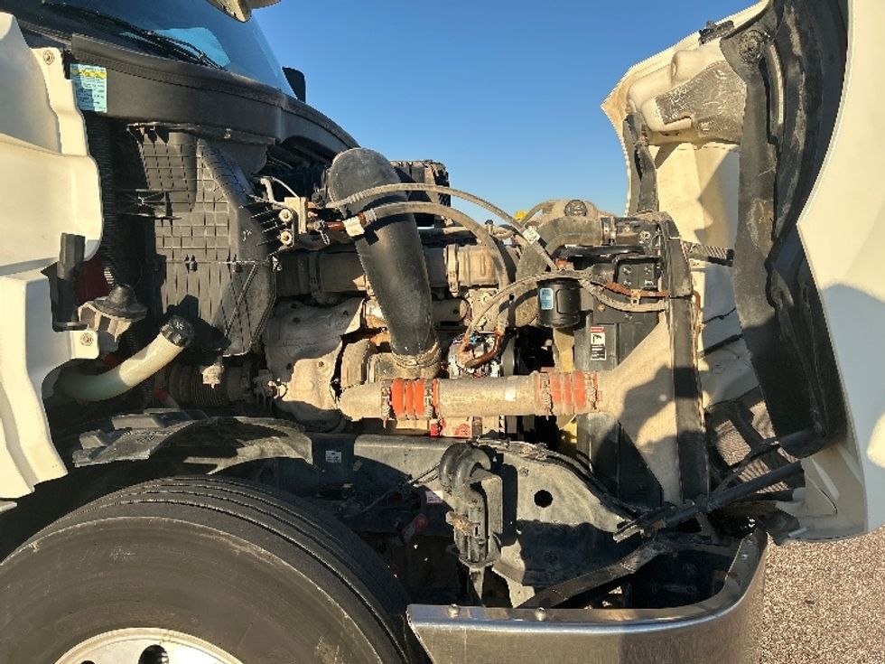 Sleeper Tractor-Heavy Duty Tractors-Freightliner-2020-T12664ST-Odessa-TX-231,585\n\t\tmiles-$ 84,250 - Image 20