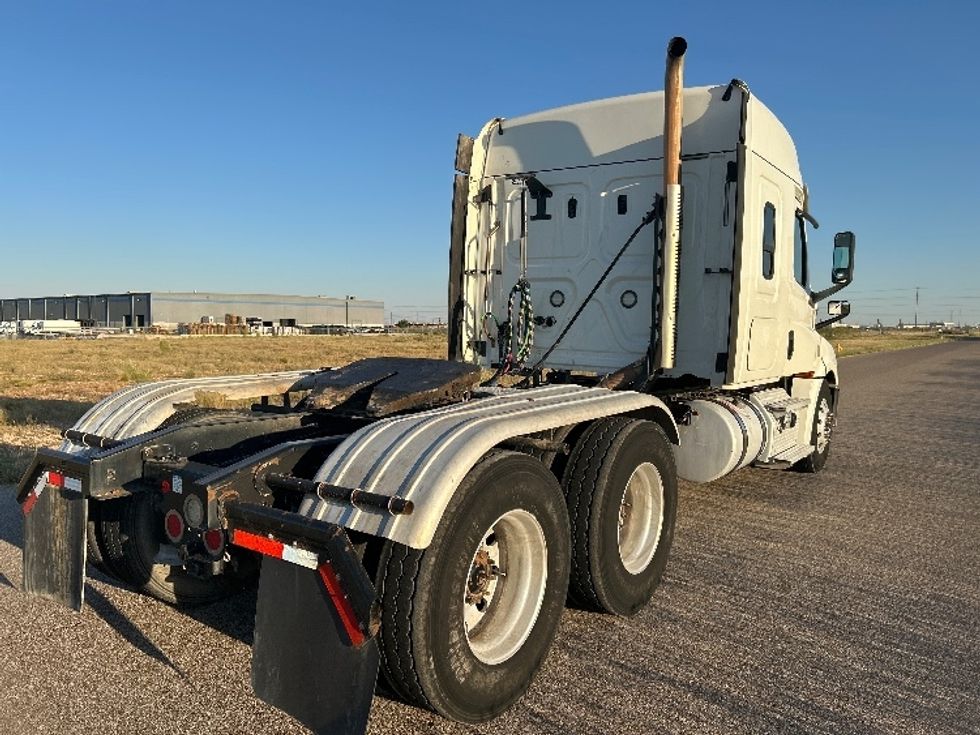 Sleeper Tractor-Heavy Duty Tractors-Freightliner-2020-T12664ST-Odessa-TX-231,585\n\t\tmiles-$ 84,250 - Image 7