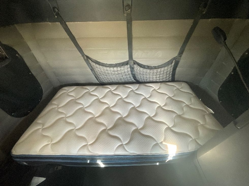 Sleeper Tractor-Heavy Duty Tractors-Freightliner-2020-T12664ST-Odessa-TX-238,242\n\t\tmiles-$ 85,000 - Image 16