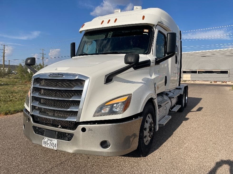 Sleeper Tractor-Heavy Duty Tractors-Freightliner-2020-T12664ST-Odessa-TX-238,242\n\t\tmiles-$ 85,000 - Image 3