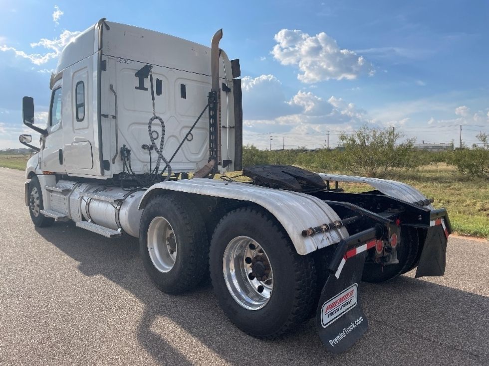Sleeper Tractor-Heavy Duty Tractors-Freightliner-2020-T12664ST-Odessa-TX-238,242\n\t\tmiles-$ 85,000 - Image 5