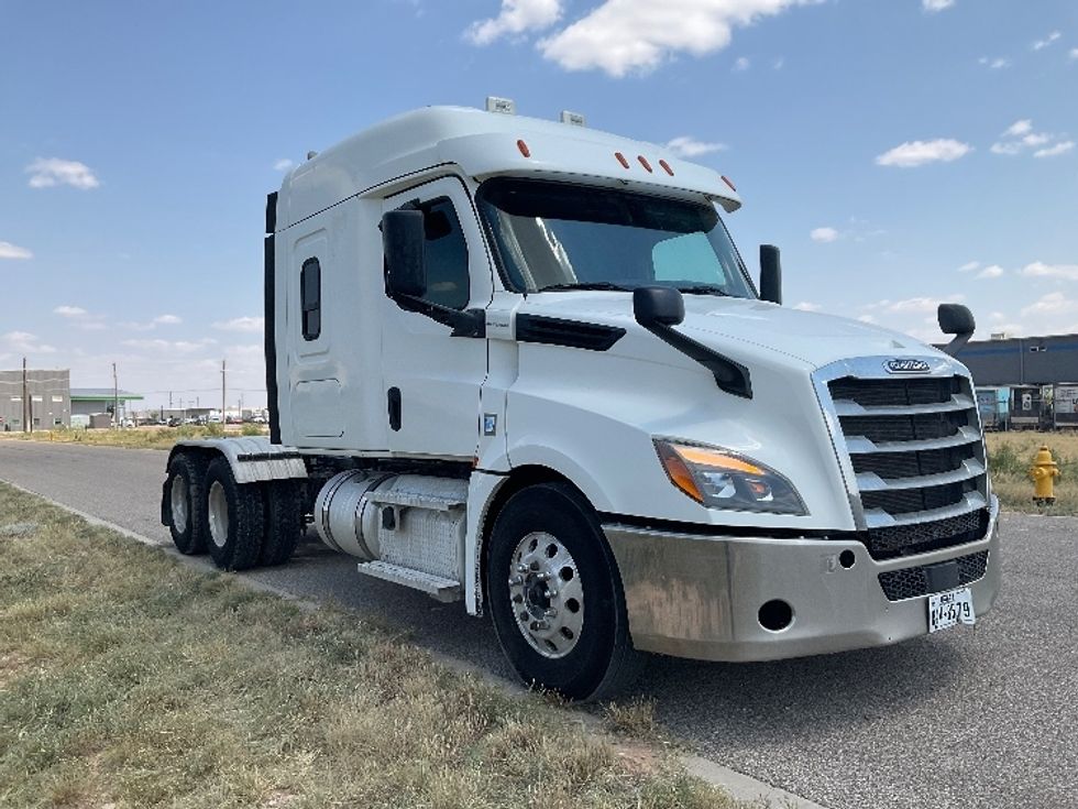 Sleeper Tractor-Heavy Duty Tractors-Freightliner-2020-T12664ST-Odessa-TX-248,535\n\t\tmiles-$ 84,250 - Image 1