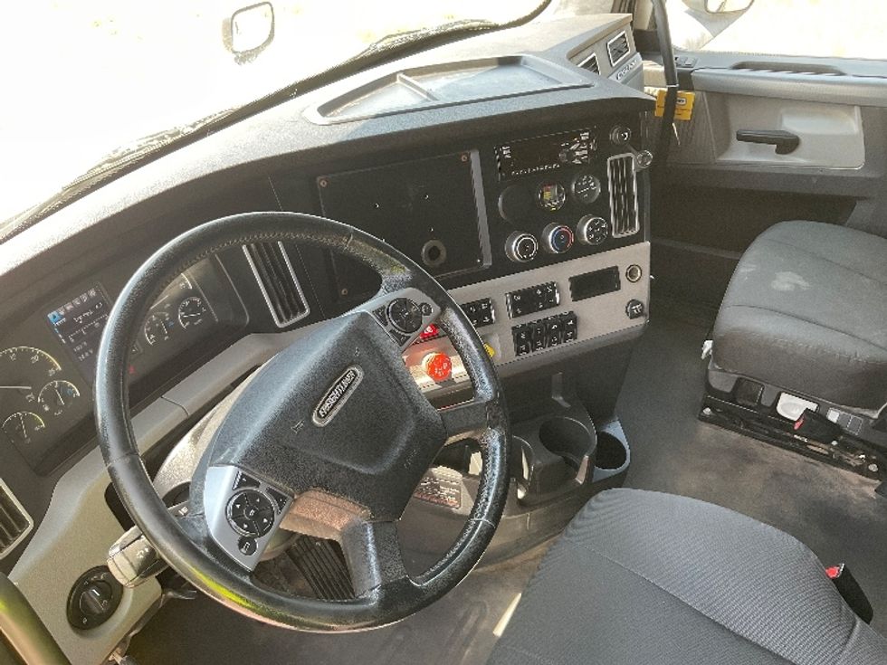 Sleeper Tractor-Heavy Duty Tractors-Freightliner-2020-T12664ST-Odessa-TX-248,535\n\t\tmiles-$ 84,250 - Image 10
