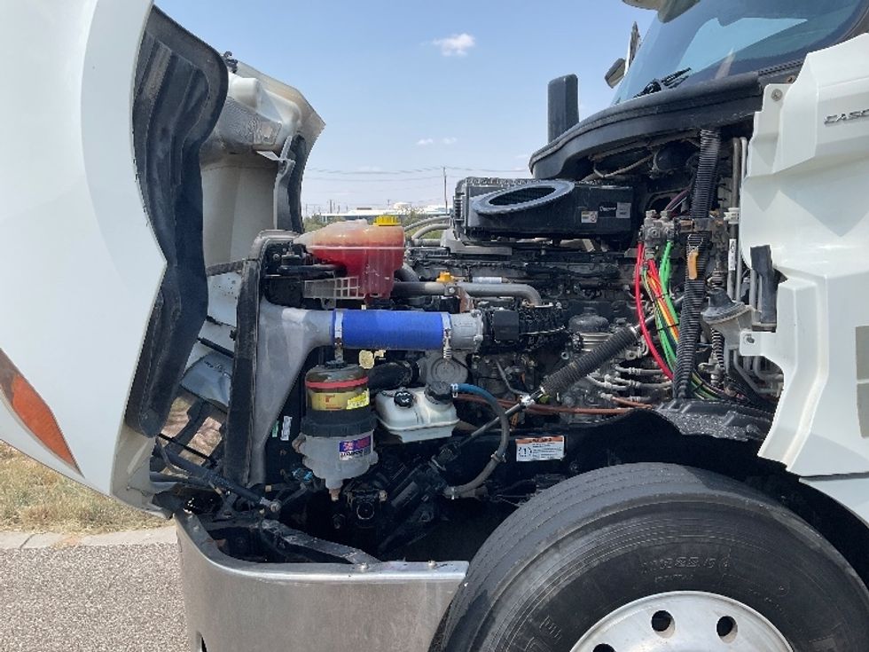 Sleeper Tractor-Heavy Duty Tractors-Freightliner-2020-T12664ST-Odessa-TX-248,535\n\t\tmiles-$ 84,250 - Image 21