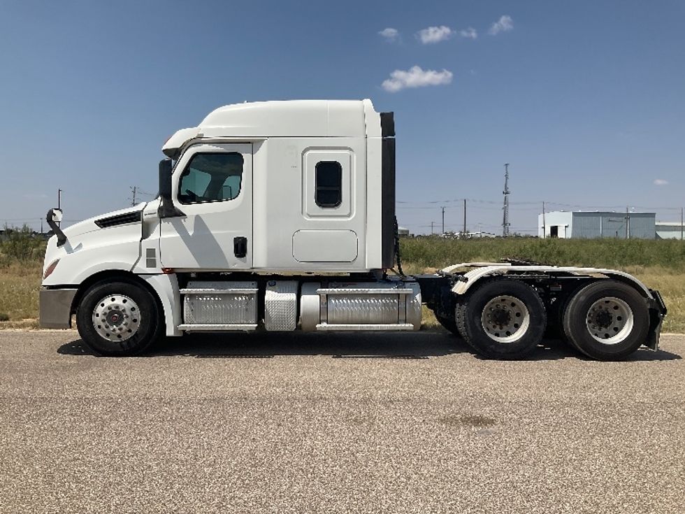 Sleeper Tractor-Heavy Duty Tractors-Freightliner-2020-T12664ST-Odessa-TX-248,535\n\t\tmiles-$ 84,250 - Image 4