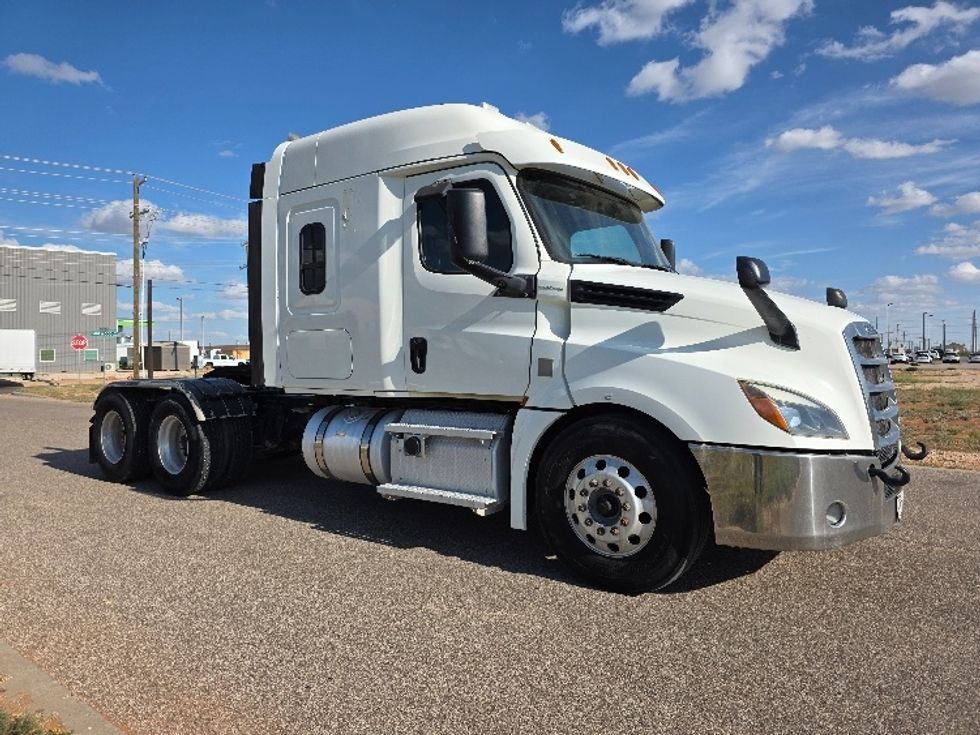 Sleeper Tractor-Heavy Duty Tractors-Freightliner-2020-T12664ST-Odessa-TX-267,504\n\t\tmiles-$ 82,250 - Image 1