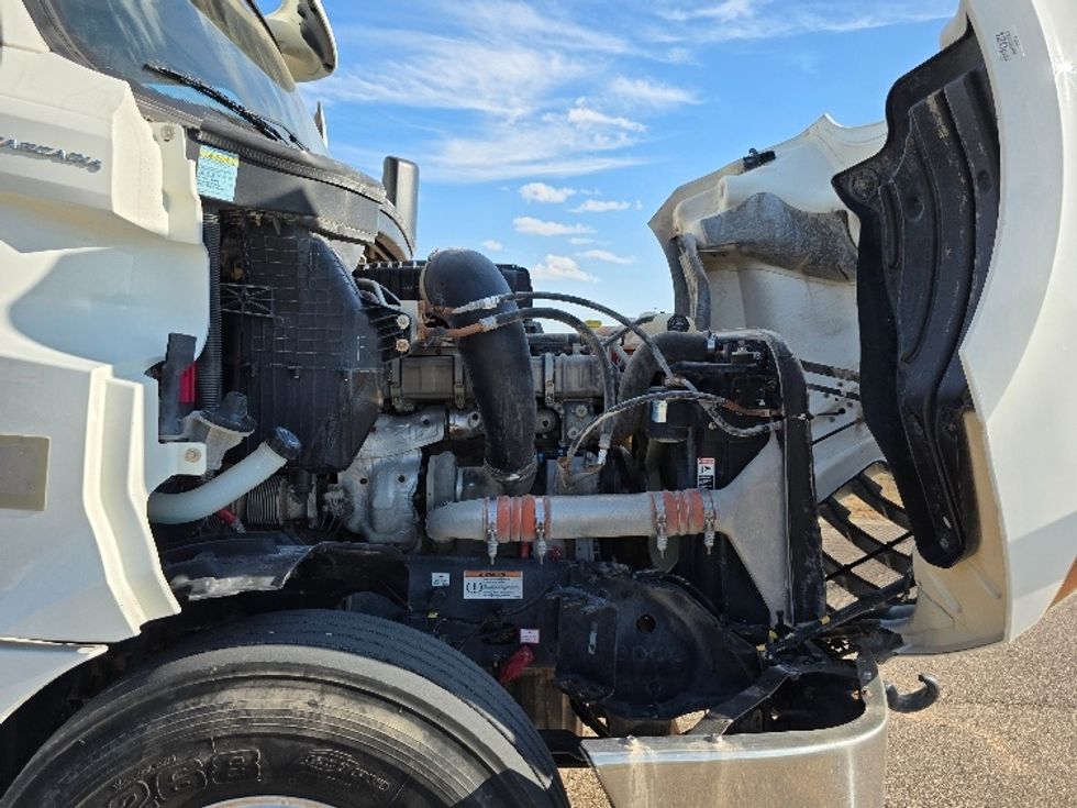 Sleeper Tractor-Heavy Duty Tractors-Freightliner-2020-T12664ST-Odessa-TX-267,504\n\t\tmiles-$ 82,250 - Image 20