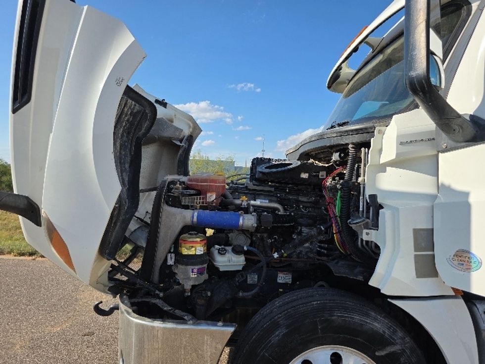 Sleeper Tractor-Heavy Duty Tractors-Freightliner-2020-T12664ST-Odessa-TX-267,504\n\t\tmiles-$ 82,250 - Image 21