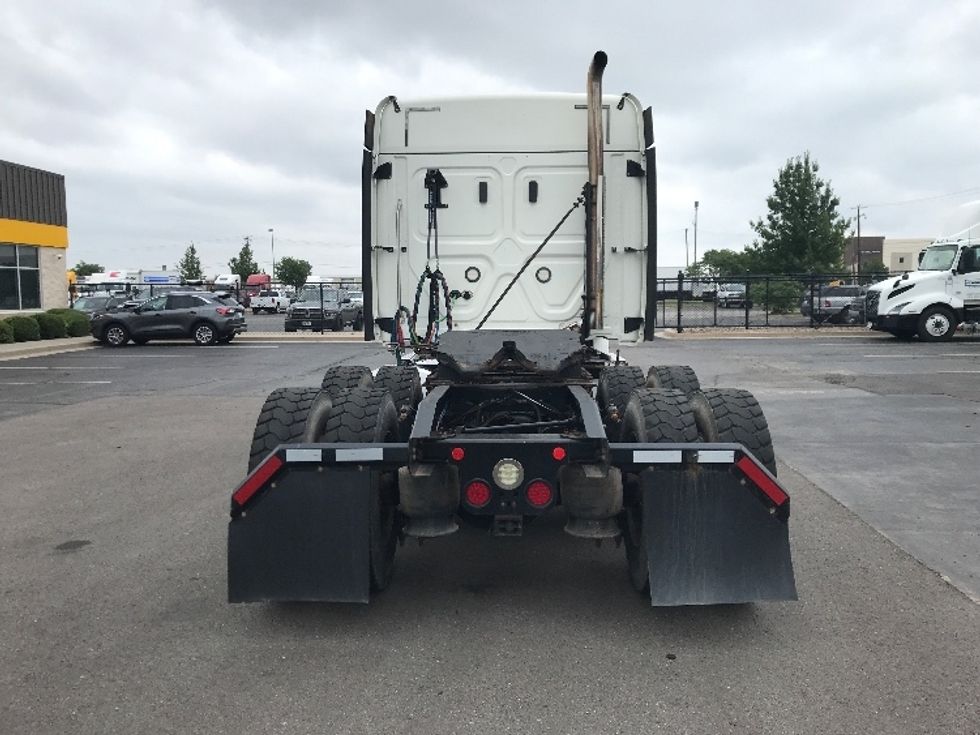 Sleeper Tractor-Heavy Duty Tractors-Freightliner-2020-T12664ST-Oklahoma City-OK-217,377\n\t\tmiles-$ 86,250 - Image 6