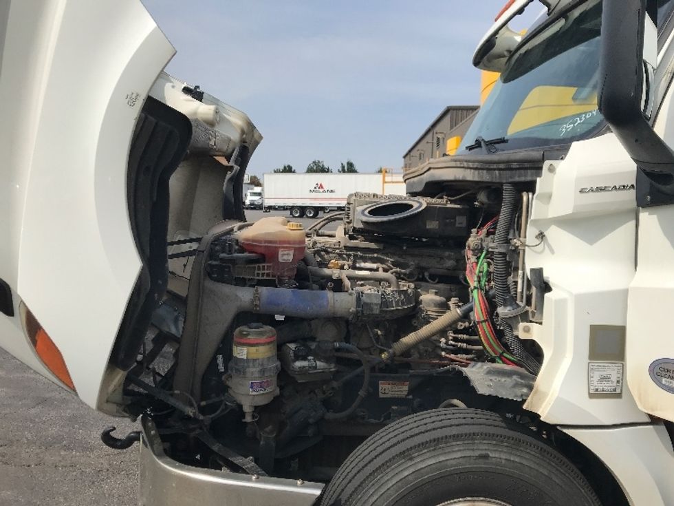 Sleeper Tractor-Heavy Duty Tractors-Freightliner-2020-T12664ST-Oklahoma City-OK-258,585\n\t\tmiles-$ 83,750 - Image 20