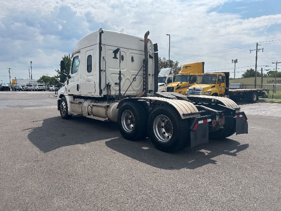 Sleeper Tractor-Heavy Duty Tractors-Freightliner-2020-T12664ST-Oklahoma City-OK-258,585\n\t\tmiles-$ 83,750 - Image 5
