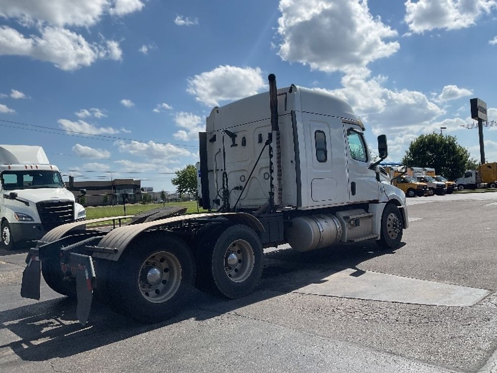 Sleeper Tractor-Heavy Duty Tractors-Freightliner-2020-T12664ST-Oklahoma City-OK-261,502\n\t\tmiles-$ 83,500 - Image 7