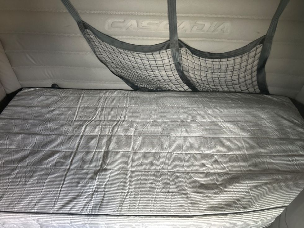 Sleeper Tractor-Heavy Duty Tractors-Freightliner-2020-T12664ST-Oklahoma City-OK-279,064\n\t\tmiles-$ 82,500 - Image 17