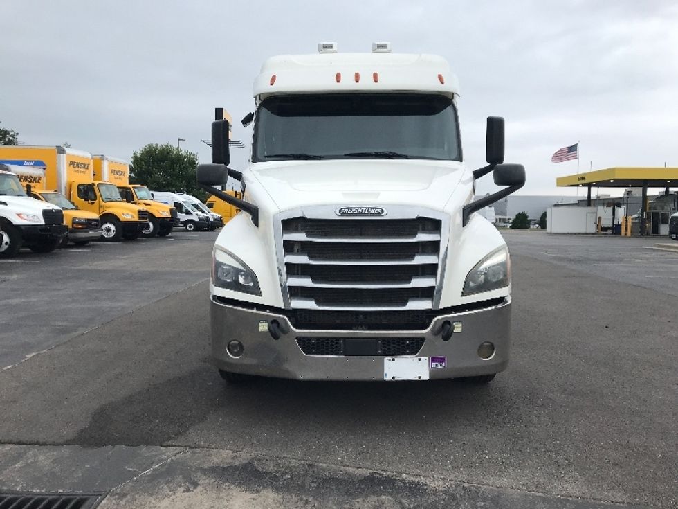 Sleeper Tractor-Heavy Duty Tractors-Freightliner-2020-T12664ST-Oklahoma City-OK-279,064\n\t\tmiles-$ 82,500 - Image 2