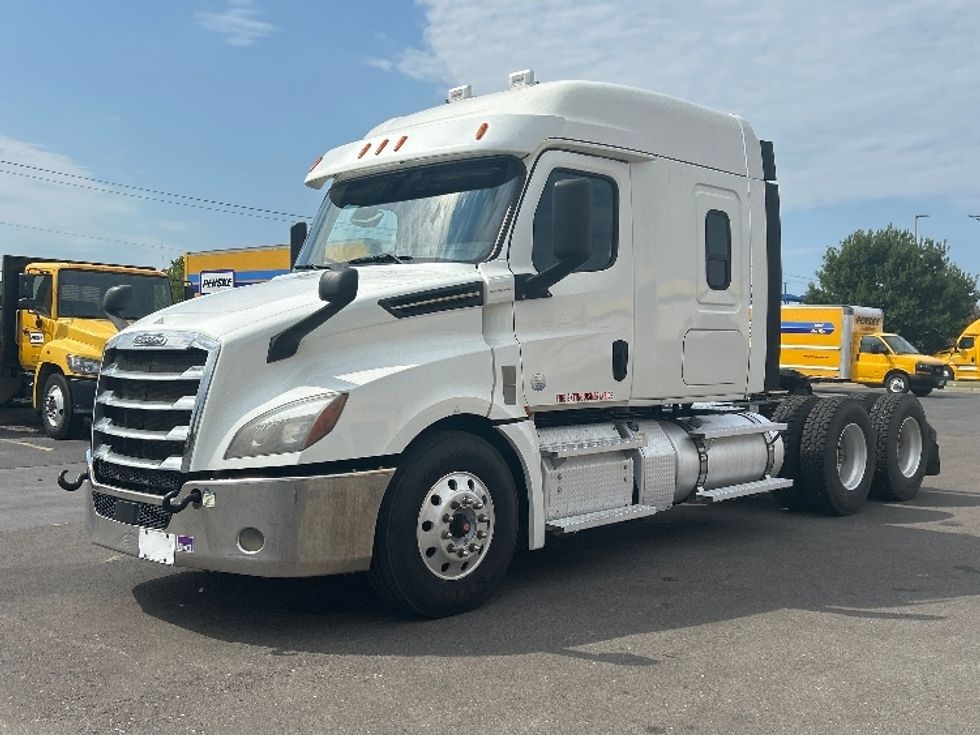 Sleeper Tractor-Heavy Duty Tractors-Freightliner-2020-T12664ST-Oklahoma City-OK-279,064\n\t\tmiles-$ 82,500 - Image 3