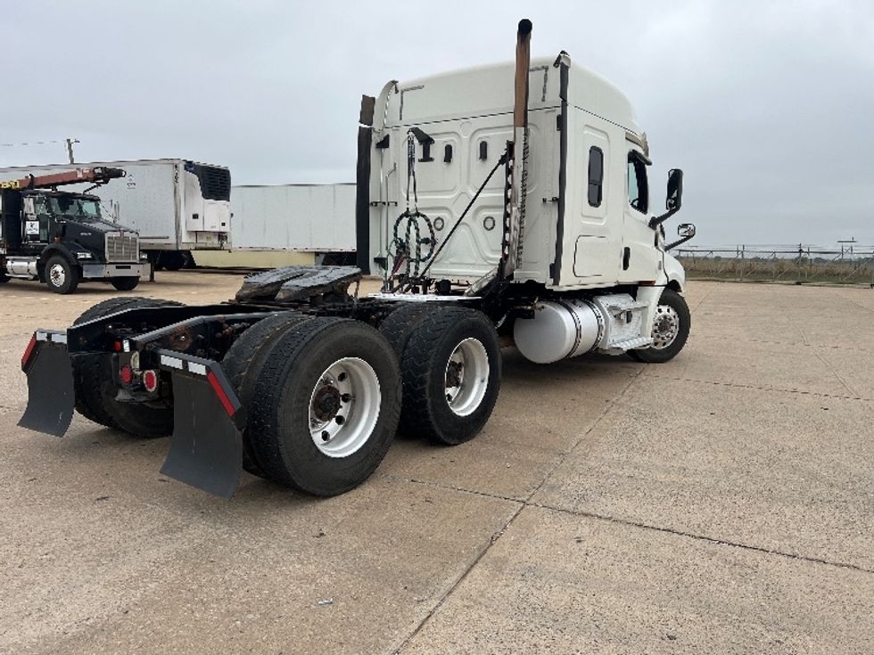 Sleeper Tractor-Heavy Duty Tractors-Freightliner-2020-T12664ST-Oklahoma City-OK-281,332\n\t\tmiles-$ 82,500 - Image 7