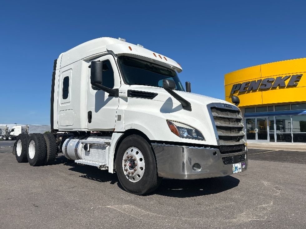Sleeper Tractor-Heavy Duty Tractors-Freightliner-2020-T12664ST-Oklahoma City-OK-314,374\n\t\tmiles-$ 80,500 - Image 1