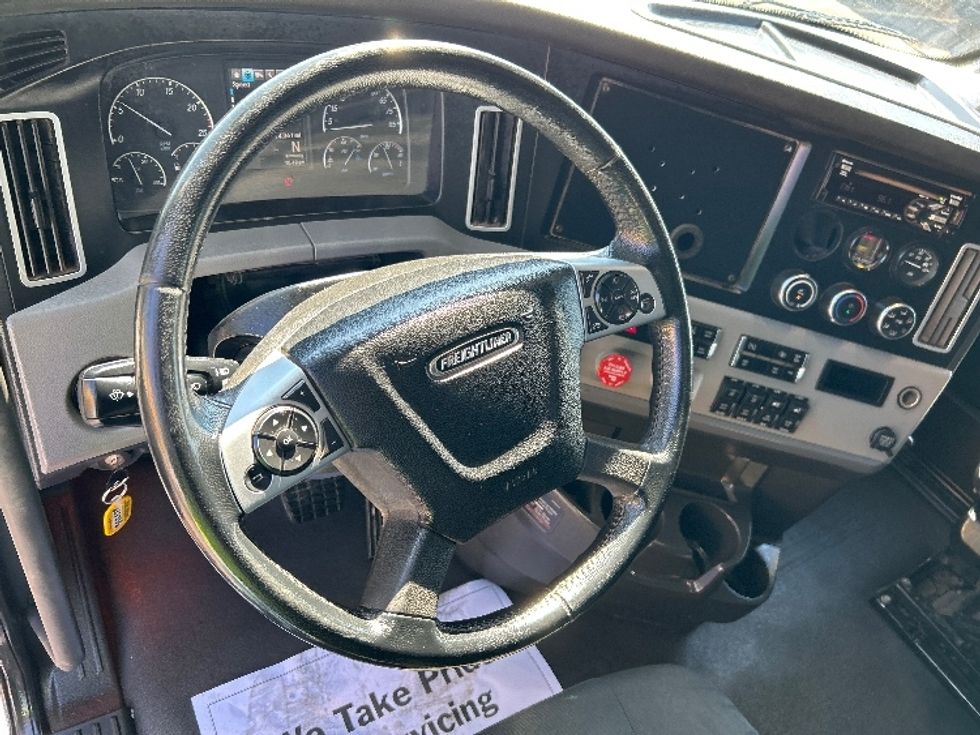 Sleeper Tractor-Heavy Duty Tractors-Freightliner-2020-T12664ST-Oklahoma City-OK-314,374\n\t\tmiles-$ 80,500 - Image 11