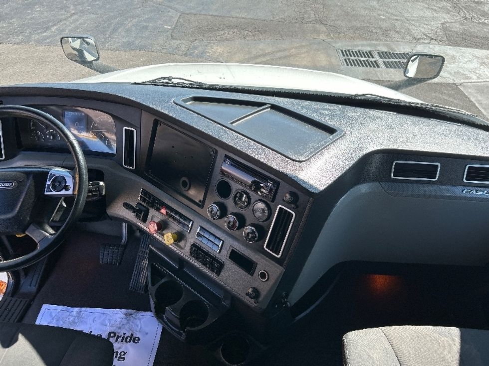 Sleeper Tractor-Heavy Duty Tractors-Freightliner-2020-T12664ST-Oklahoma City-OK-314,374\n\t\tmiles-$ 80,500 - Image 12