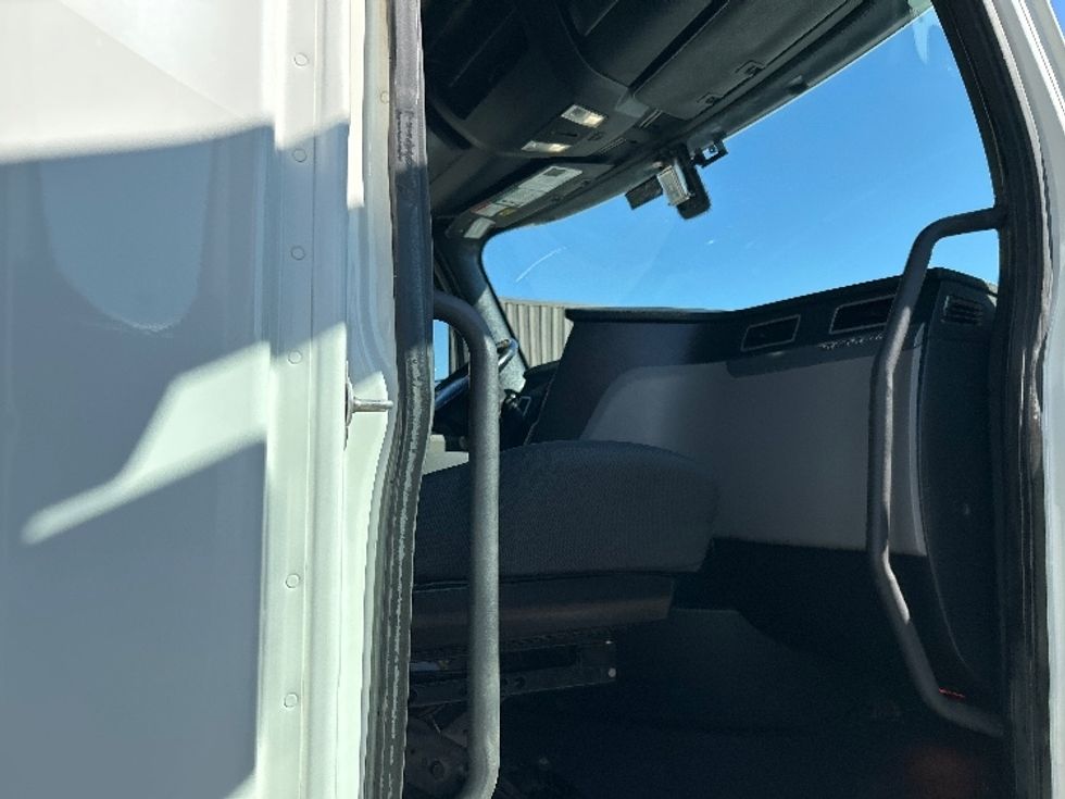 Sleeper Tractor-Heavy Duty Tractors-Freightliner-2020-T12664ST-Oklahoma City-OK-314,374\n\t\tmiles-$ 80,500 - Image 14