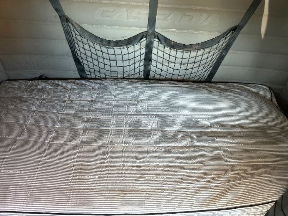 Sleeper Tractor-Heavy Duty Tractors-Freightliner-2020-T12664ST-Oklahoma City-OK-314,374\n\t\tmiles-$ 80,500 - Image 16