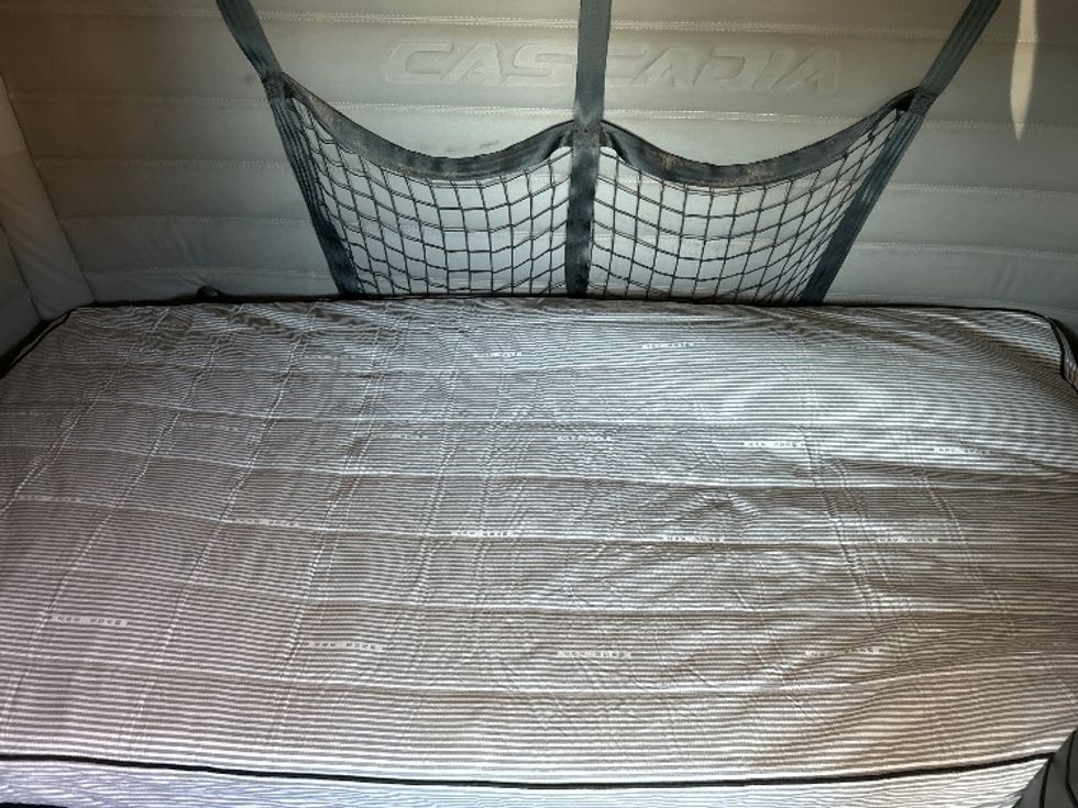 Sleeper Tractor-Heavy Duty Tractors-Freightliner-2020-T12664ST-Oklahoma City-OK-314,374\n\t\tmiles-$ 80,500 - Image 17