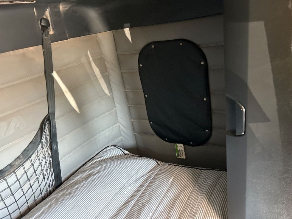 Sleeper Tractor-Heavy Duty Tractors-Freightliner-2020-T12664ST-Oklahoma City-OK-314,374\n\t\tmiles-$ 80,500 - Image 18