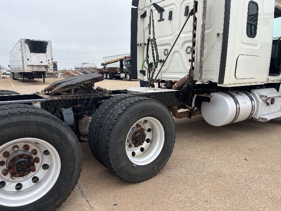 Sleeper Tractor-Heavy Duty Tractors-Freightliner-2020-T12664ST-Oklahoma City-OK-314,374\n\t\tmiles-$ 80,500 - Image 23
