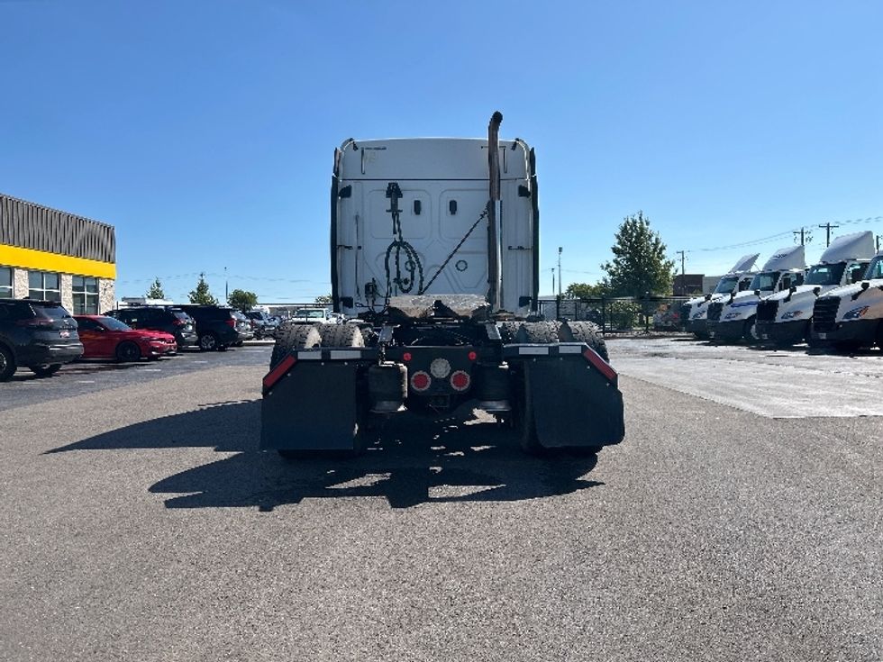 Sleeper Tractor-Heavy Duty Tractors-Freightliner-2020-T12664ST-Oklahoma City-OK-314,374\n\t\tmiles-$ 80,500 - Image 6