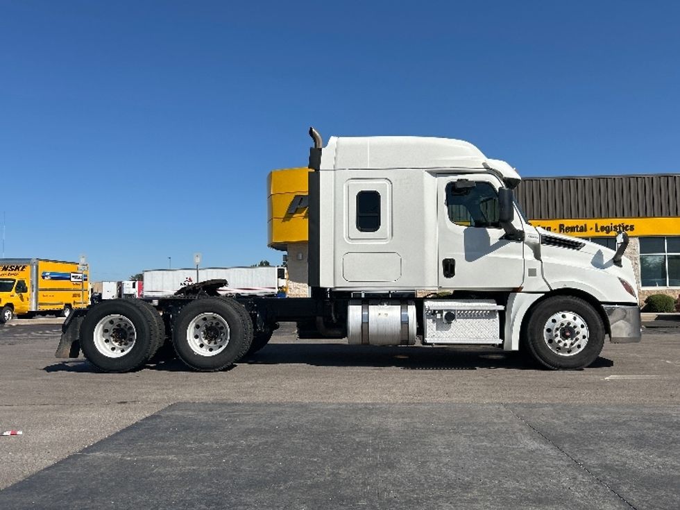 Sleeper Tractor-Heavy Duty Tractors-Freightliner-2020-T12664ST-Oklahoma City-OK-314,374\n\t\tmiles-$ 80,500 - Image 8