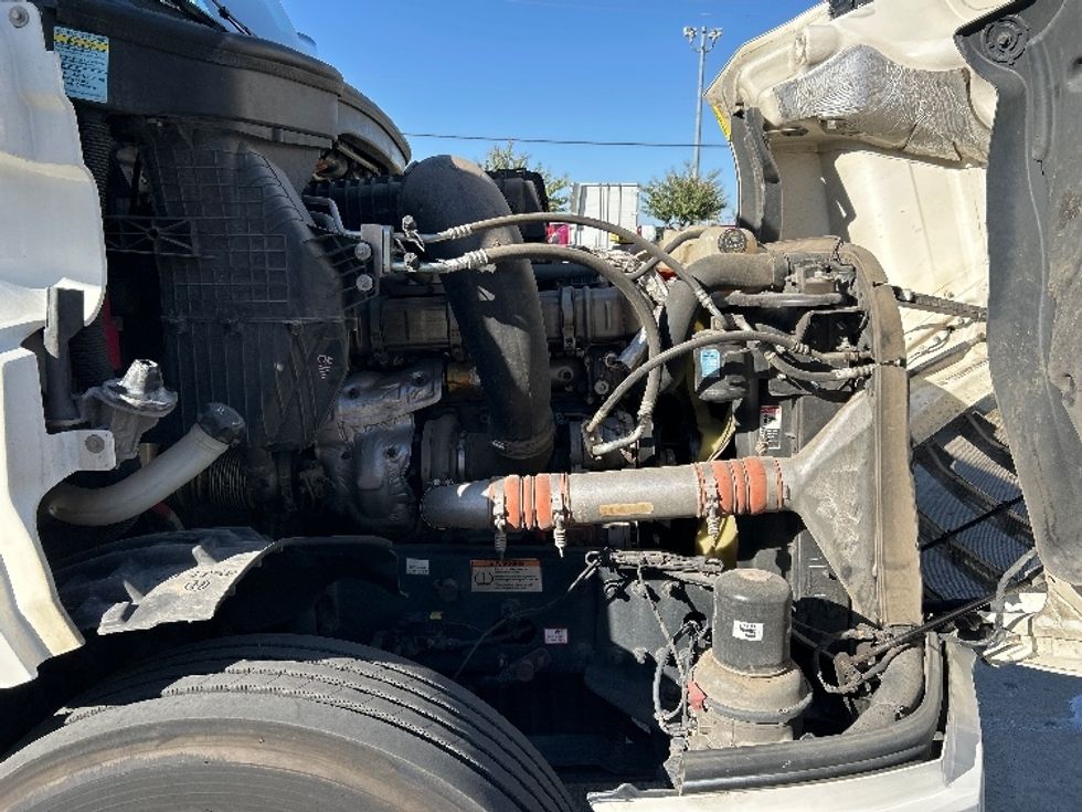 Sleeper Tractor-Heavy Duty Tractors-Freightliner-2020-T12664ST-Oklahoma City-OK-326,544\n\t\tmiles-$ 76,250 - Image 20