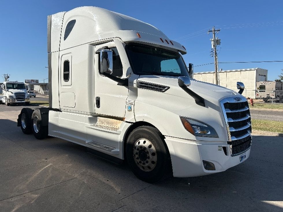 Sleeper Tractor-Heavy Duty Tractors-Freightliner-2020-T12664ST-Oklahoma City-OK-326,544\n\t\tmiles-$ 76,250 - Image 3
