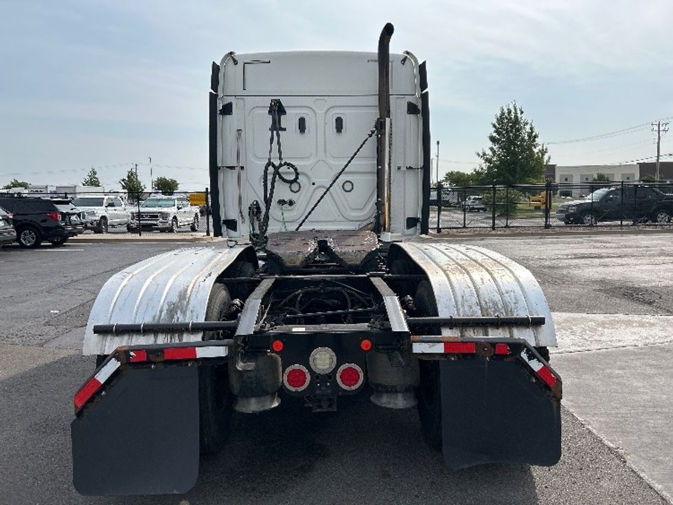 Sleeper Tractor-Heavy Duty Tractors-Freightliner-2020-T12664ST-Oklahoma City-OK-330,901\n\t\tmiles-$ 79,500 - Image 6