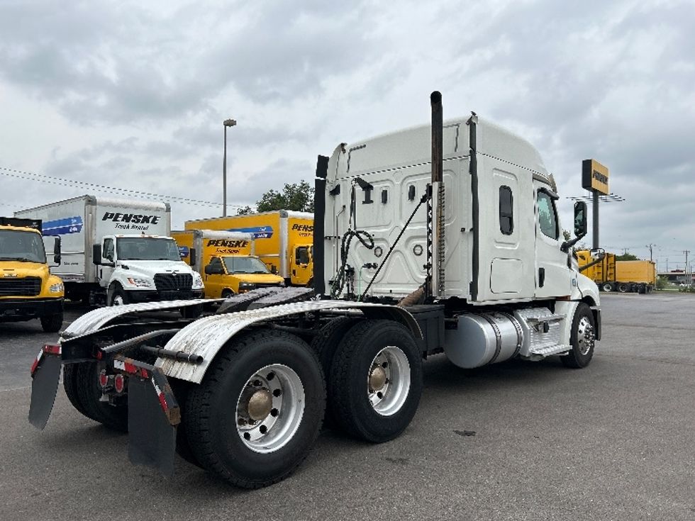 Sleeper Tractor-Heavy Duty Tractors-Freightliner-2020-T12664ST-Oklahoma City-OK-330,901\n\t\tmiles-$ 79,500 - Image 7